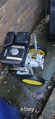 CHAMPION PETROL PRESSURE WASHER 2600 PSI Petrol Pressure Washer RRP £400