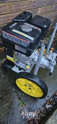 CHAMPION PETROL PRESSURE WASHER 2600 PSI Petrol Pressure Washer RRP £400