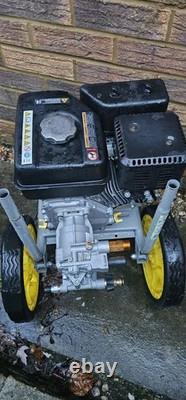 CHAMPION PETROL PRESSURE WASHER 2600 PSI Petrol Pressure Washer RRP £400