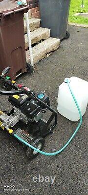 Petrol power washer, 3950 psi, runs great starts easy, only 2 months old