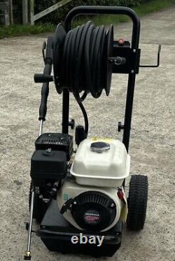 Laveuse haute pression Jetmac Honda GP200 à essence 2700 Psi 12 LPM