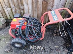 Nettoyeur haute pression Clarke Petrol PLS190 6,5 CV 2697 PSI 12,5 litres PM Rouge D'occasion