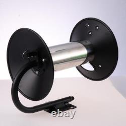 Tuyau de nettoyeur haute pression à installer avec bras pivotant et accessoires de support.